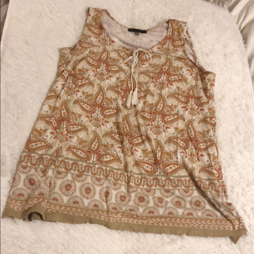 Tan paisley print tie front tank top 1X